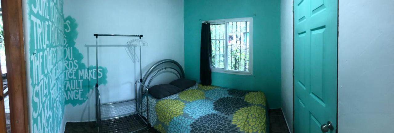 Soursop Hostel Cueta Екстериор снимка